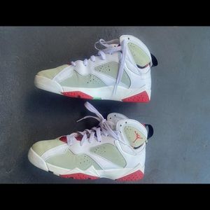 Authentic Air Jordan 7 Retro Hare (2015) (GS) size 6.5Y fits a size 8 ladies